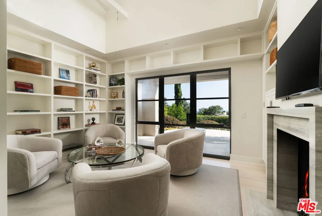 Montecito, California 93108, United States, 3 Bedrooms Bedrooms, ,4 BathroomsBathrooms,Residential,Active,231154