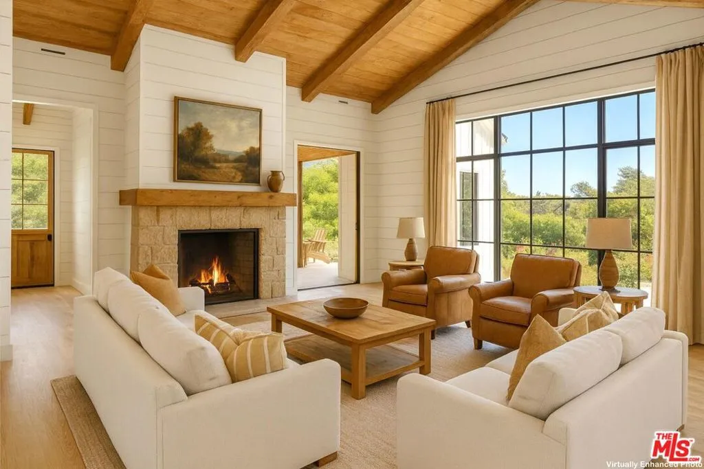 Montecito, California 93108, United States, 3 Bedrooms Bedrooms, ,4 BathroomsBathrooms,Residential,Active,231154