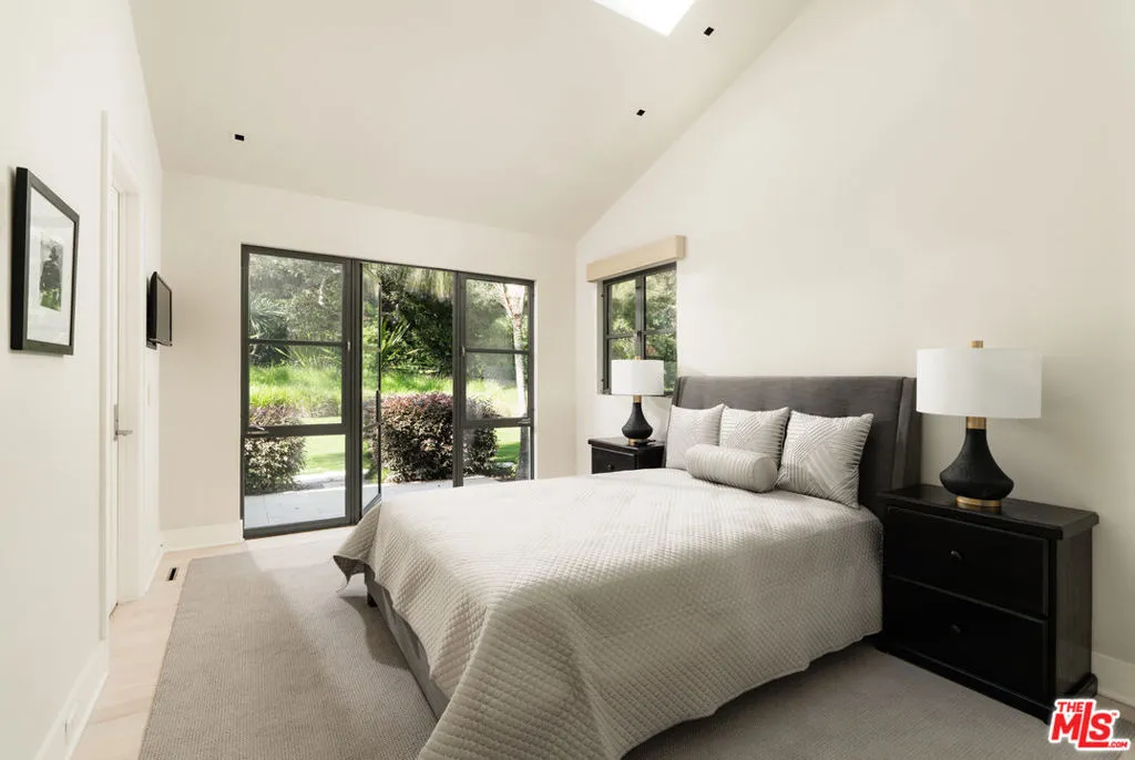 Montecito, California 93108, United States, 3 Bedrooms Bedrooms, ,4 BathroomsBathrooms,Residential,Active,231154