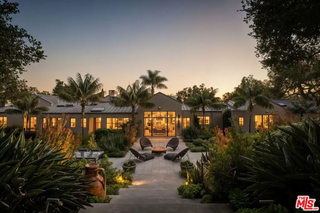 Montecito, California 93108, United States, 3 Bedrooms Bedrooms, ,4 BathroomsBathrooms,Residential,Active,231154