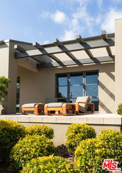 Montecito, California 93108, United States, 3 Bedrooms Bedrooms, ,4 BathroomsBathrooms,Residential,Active,231154