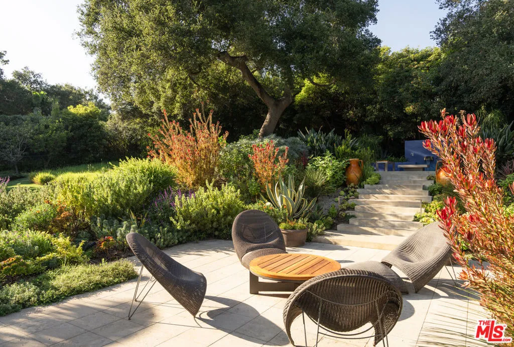 Montecito, California 93108, United States, 3 Bedrooms Bedrooms, ,4 BathroomsBathrooms,Residential,Active,231154