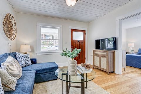 Tiny photo for 221 S Guadalupe Ave, Redondo Beach, CA 90277 (MLS # SB25217533)