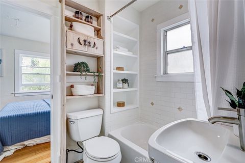 Tiny photo for 221 S Guadalupe Ave, Redondo Beach, CA 90277 (MLS # SB25217533)