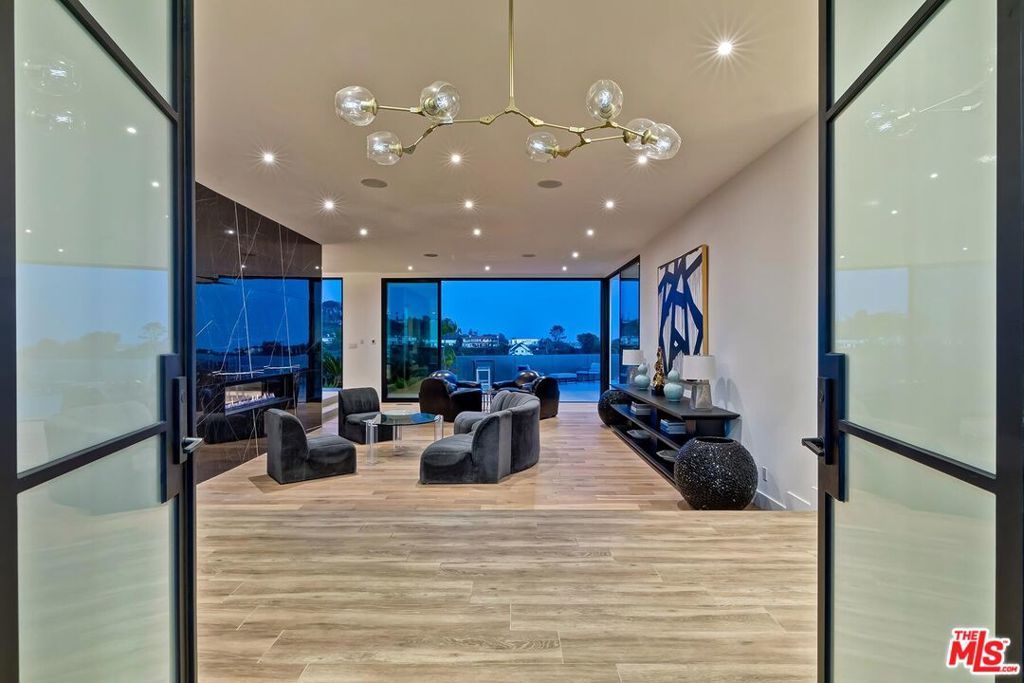 Photo of 920 Linda Flora Drive, Los Angeles, CA 90049 (MLS # 26653119)