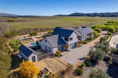 Photo of 280 Jespersen Lane, San Luis Obispo, CA 93401 (MLS # SC25250908)