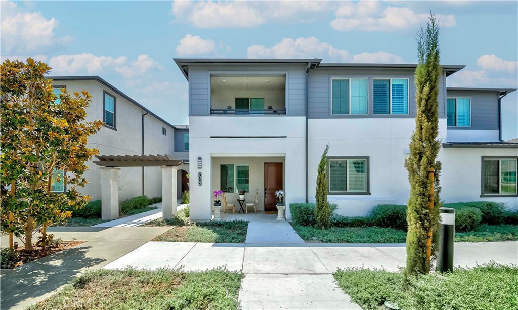 Elegant Single-Level Townhome in Citrus Square, a brand-newer collection of attached homes located in the highly desirable city of Cypress
for those age 62 and better. This model boasts Two Bedrooms & Two Bathrooms: Generously sized, with a walk-in
closet in the primary bedroom. - Spacious Great Room: Ideal for entertaining and relaxation.
Charming Front Porch to enjoy the beautiful California weather in your own private outdoor
space and a sizable indoor laundry room and the convenience of a direct access two-car garage.
The community offers a range of amenities designed for an active and engaging lifestyle.
These include a fitness room, a business center, and a demonstration kitchen for culinary
exploration. Outdoor enthusiasts will appreciate the pickleball and bocce
ball courts, as well as a pool, spa, and numerous areas for relaxation and socializing
scattered throughout the community. Situated in Cypress, CA, Citrus Square is
perfectly positioned for easy access to parks, shopping, dining, and recreational activities
making it an effortless choice for your new home.
This community represents a unique opportunity for those seeking a luxurious, comfortable, and convenient lifestyle in Orange County.