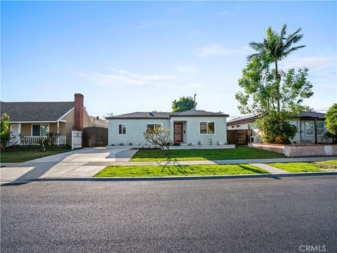 Photo of 4251 Gundry Ave, Long Beach, CA 90807 (MLS # CV26063250)