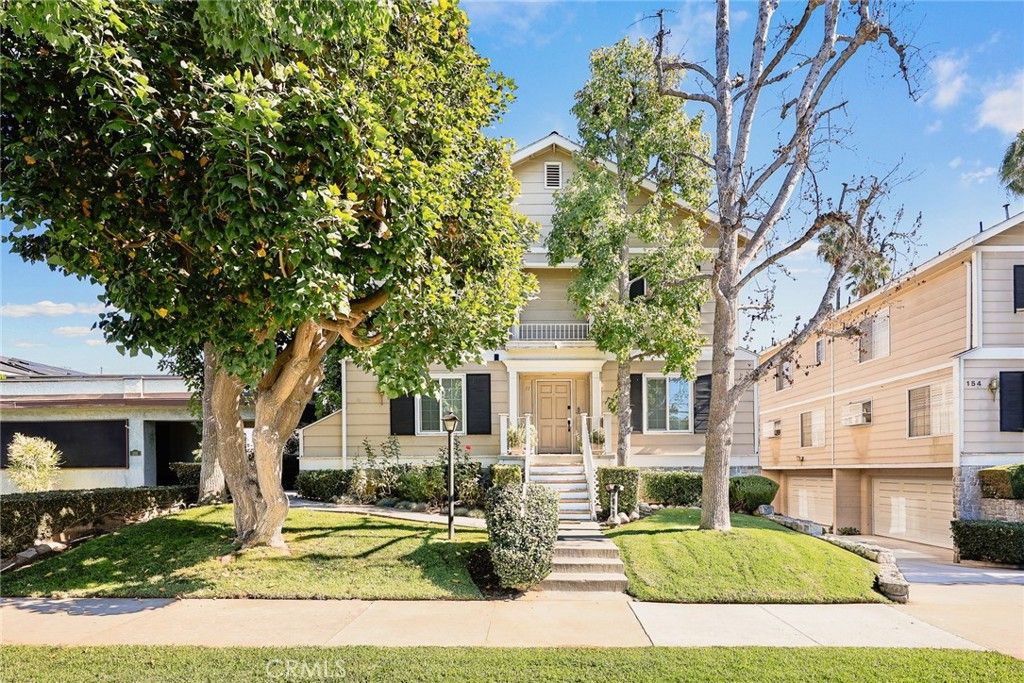 Photo of 154 N Meridith Avenue #8, Pasadena, CA 91106 (MLS # WS25256106)