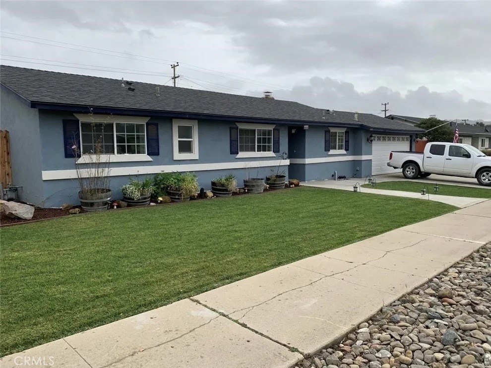 Nice single-story home located in a quiet and established neighborhood. The kitchen opens to the living room, creating an open and comfortable space for everyday living. Good-sized bedrooms and plenty of natural light throughout. Both the front and backyard are nicely kept, offering plenty of space for get-togethers, BBQs, or relaxing on the weekends. Conveniently located near schools, parks, shopping, and easy freeway access.