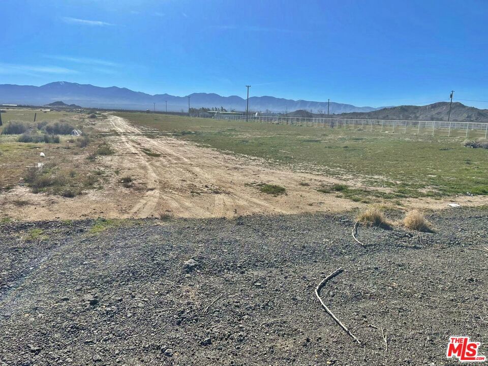 18468 E AVE O