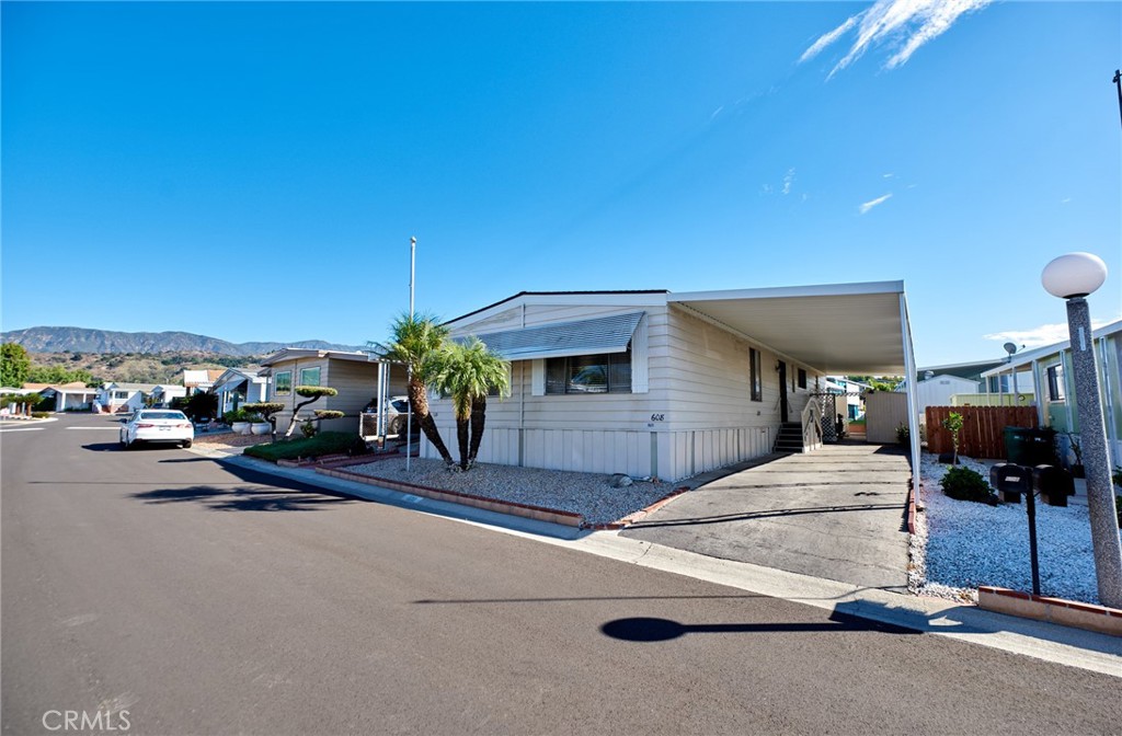 4095 Fruit Street 608