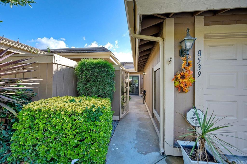 8539 Circle R Valley Lane