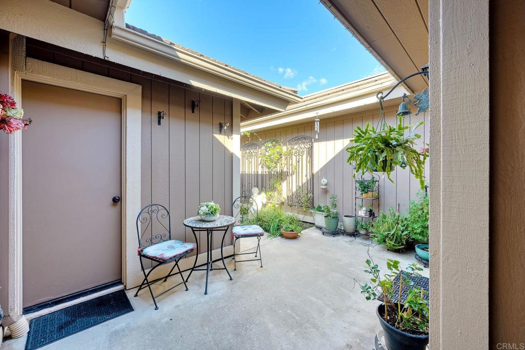 8539 Circle R Valley Lane