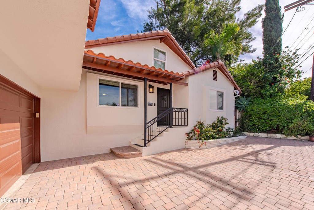 5076 Escobedo Drive, Woodland Hills CA 91364
