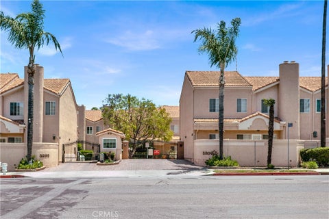 Photo of 5200 White Oak Avenue #52, Encino, CA 91316 (MLS # SR26161411)