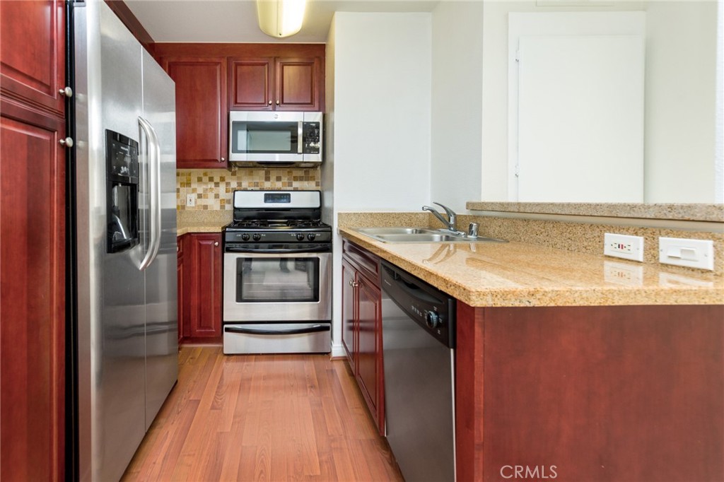 5545 Canoga Avenue 320