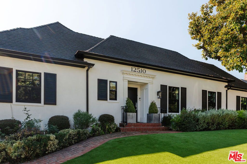 Photo of 12510 Hortense Street, Studio City, CA 91604 (MLS # 25615197)