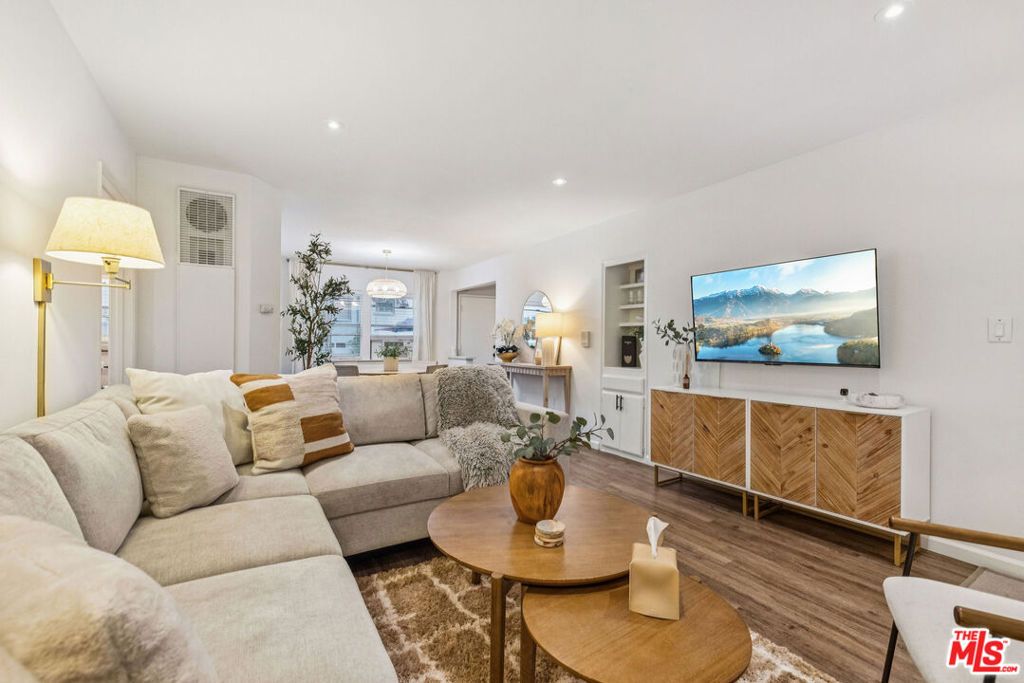 Photo of 5827 Bowcroft Street #2, Los Angeles, CA 90016 (MLS # 25596523)