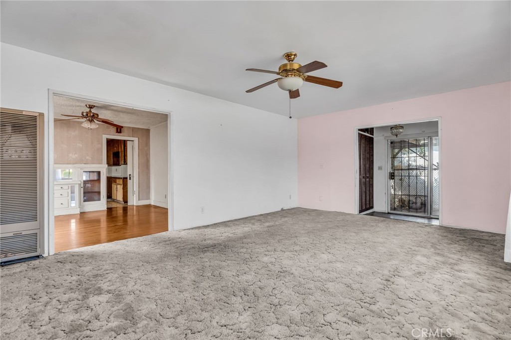 612 E Saxon Avenue