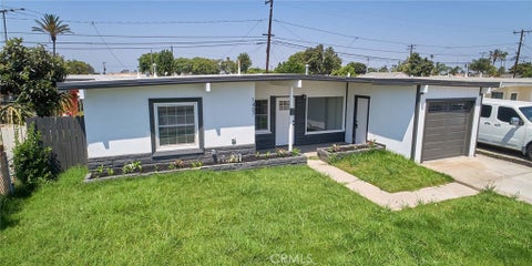 Photo of 1407 S Hillford AVE, Compton, CA 90220 (MLS # CV26210793)
