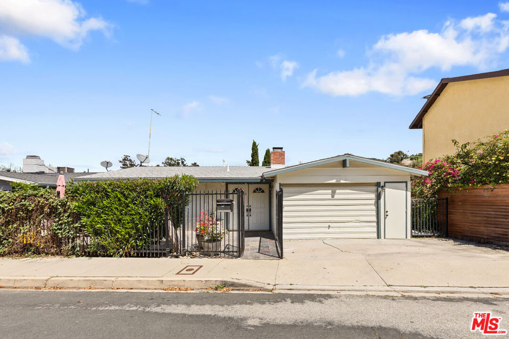 Photo 1 of 53 — 3242 Dos Palos Drive, Los Angeles, CA 90068