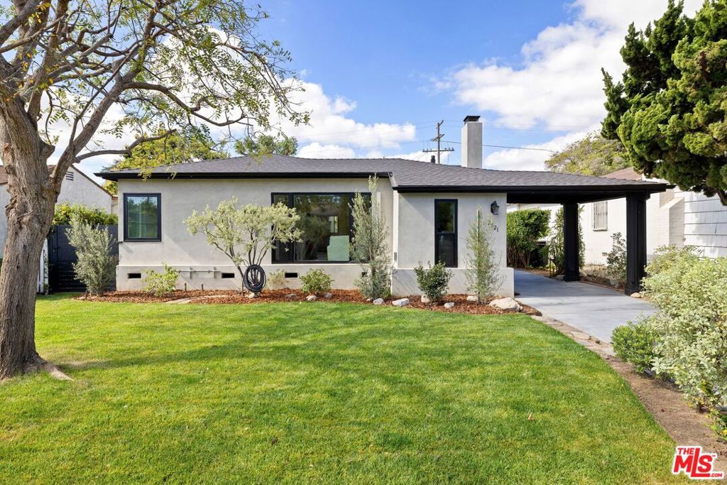 2621 Veteran Avenue