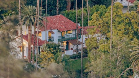 Photo of 4631 Ladera Ln, Riverside, CA 92501 (MLS # IV26047517)