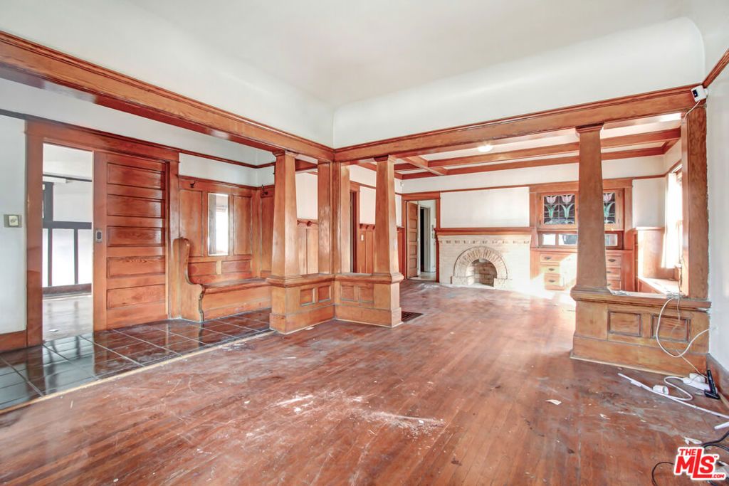 Photo of 227 W 52nd Street, Los Angeles, CA 90037 (MLS # 25489135)