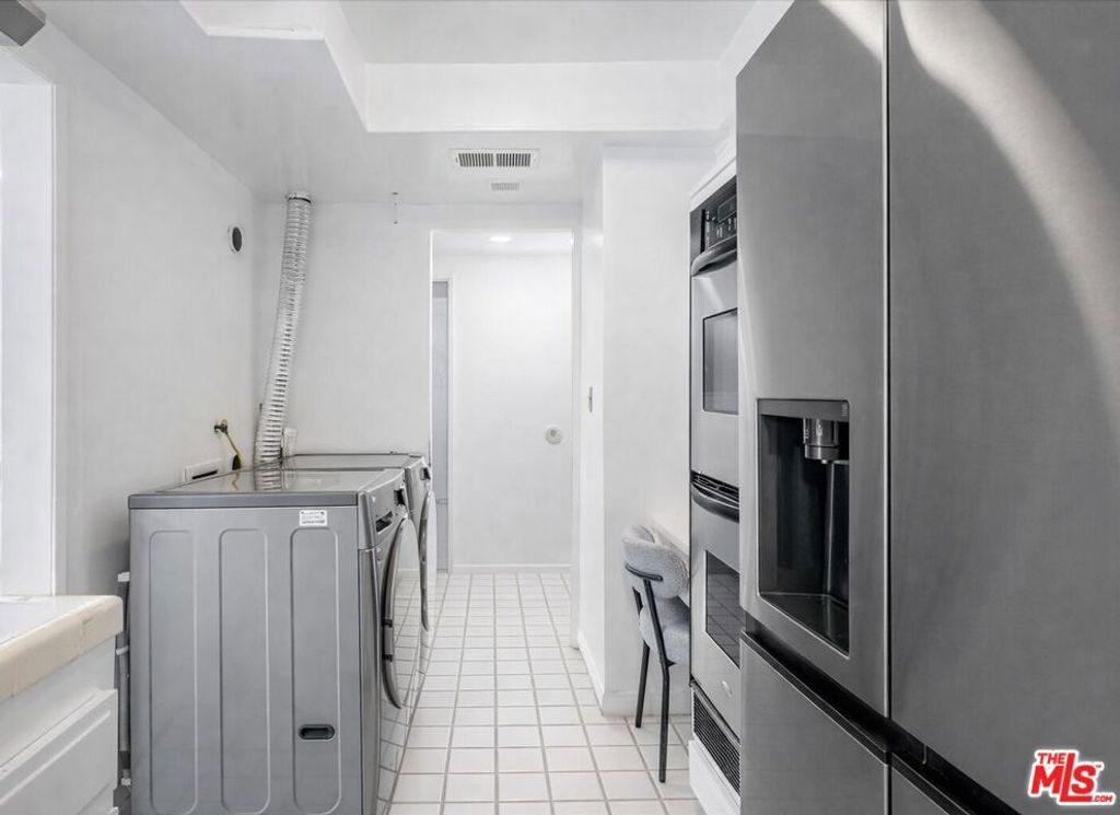 Photo of 1807 Camden Avenue #4, Los Angeles, CA 90025 (MLS # 26638971)