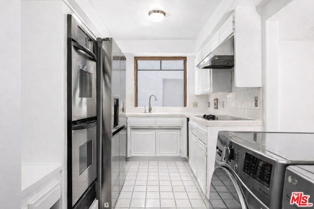 Photo of 1807 Camden Avenue #4, Los Angeles, CA 90025 (MLS # 26638971)