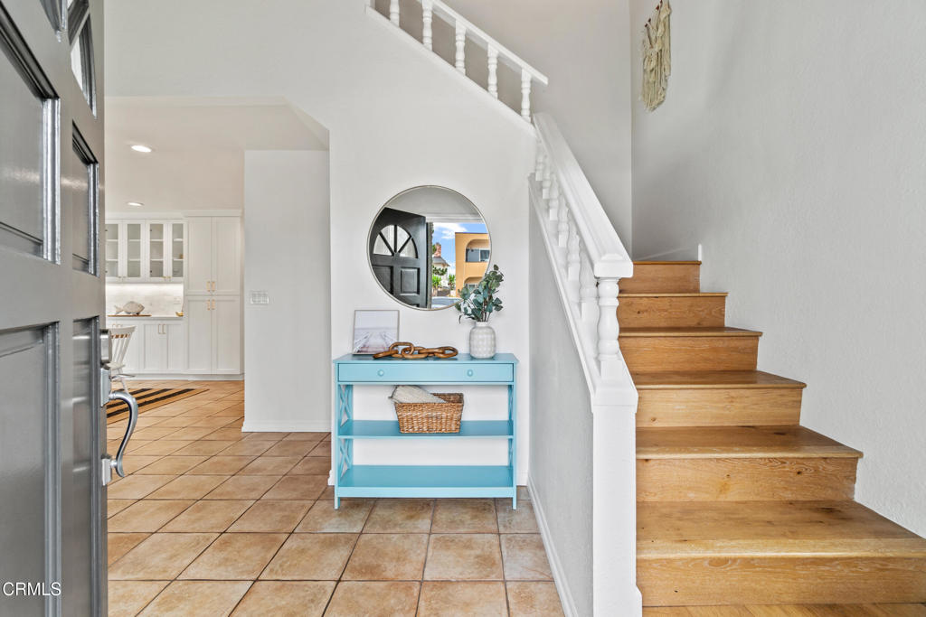 5222 Whitecap Street