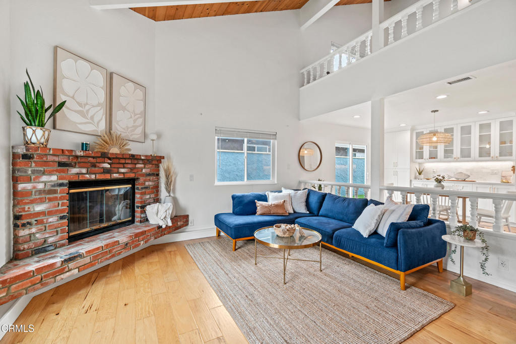 5222 Whitecap Street