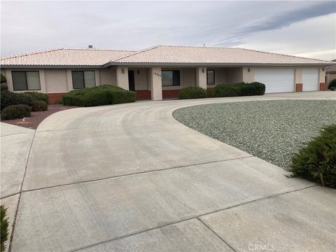 Photo of 12563 Sarsi Court, Apple Valley, CA 92308 (MLS # AR26032405)