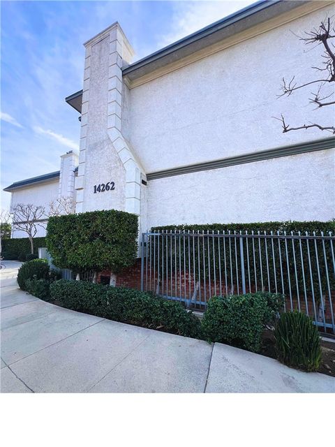 Photo of 14262 Tyler St #10, Sylmar, CA 91342 (MLS # SR26026377)