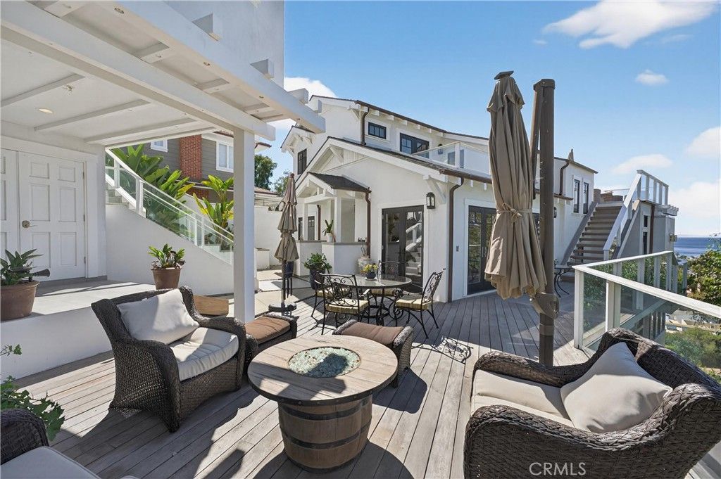 Photo of 405 Blumont Street, Laguna Beach, CA 92651 (MLS # OC26059273)