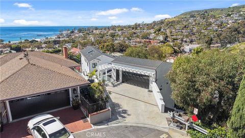 Photo of 405 Blumont Street, Laguna Beach, CA 92651 (MLS # OC26059273)