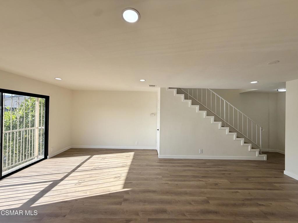 903 New Depot Street 5