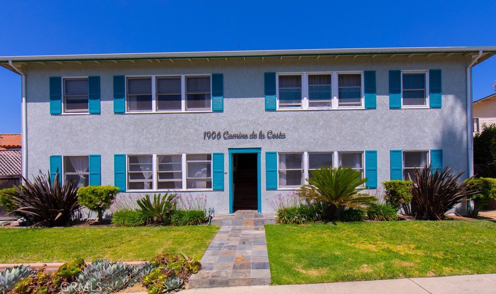 Charming 2-Bedroom Apartment Just One Block from Redondo Beach!
Live the ultimate beach lifestyle in this beautifully located 2-bedroom, 1-bathroom apartment, just steps from the sand and a short stroll to the charming shops and restaurants of Hollywood Riviera downtown.
This inviting unit features hardwood flooring throughout and ceiling fans in both bedrooms for year-round comfort. The kitchen includes a refrigerator, and you'll love the shared backyard—complete with a table and chairs—perfect for relaxing or enjoying a morning coffee outdoors. The unit also comes with a private one-car garage for your convenience.
Don’t miss this opportunity to live in one of the South Bay’s most desirable coastal neighborhoods!