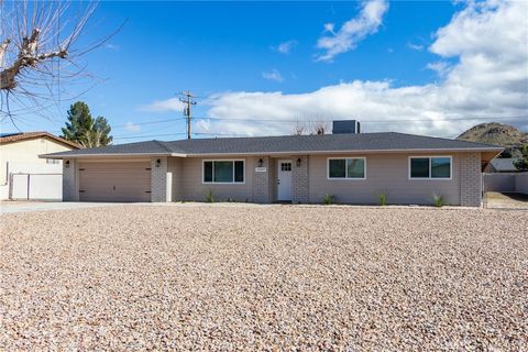 Photo of 16469 Chippewa Rd, Apple Valley, CA 92307 (MLS # HD26038164)