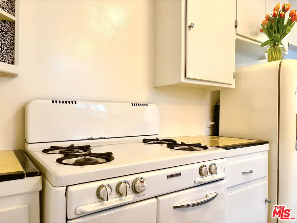 Santa Monica, California 90403, United States, 1 Bedroom Bedrooms, ,1 BathroomBathrooms,Residential,Active,222487