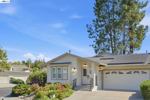 Photo of 2122 Wilmington Drive DR, Walnut Creek, CA 94596 (MLS # 41147036)