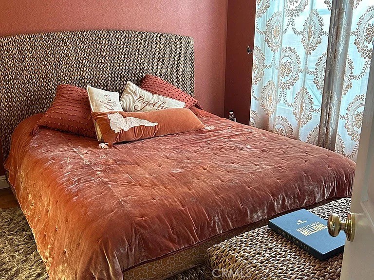 1020 S San Marino Way