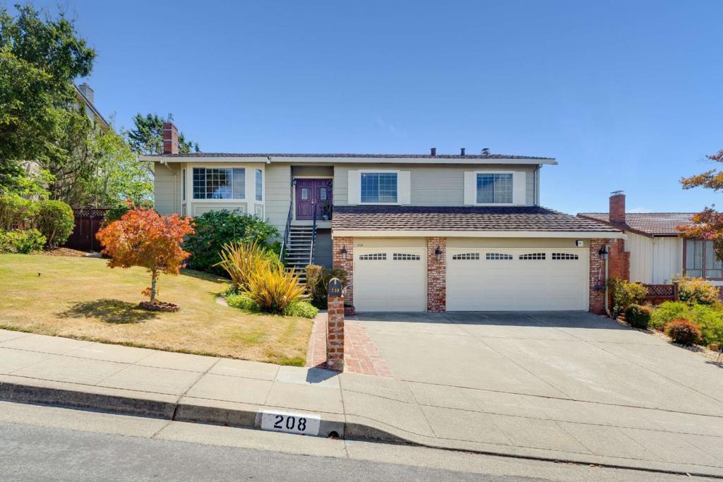 208 Crestview Drive