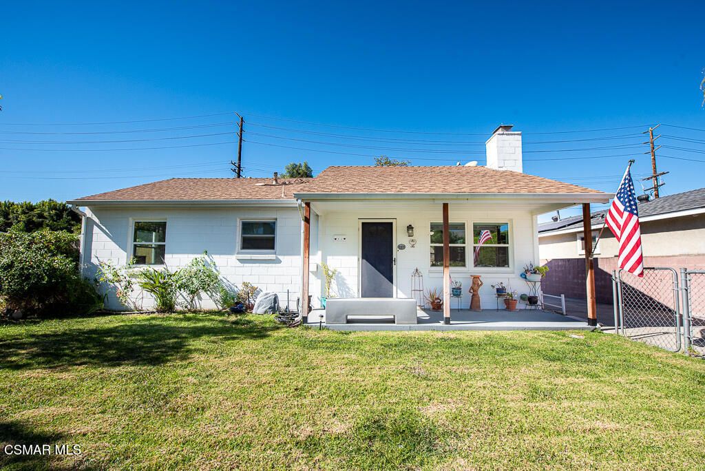 Photo of 31 Fremont Avenue, Moorpark, CA 93021 (MLS # 225005429)
