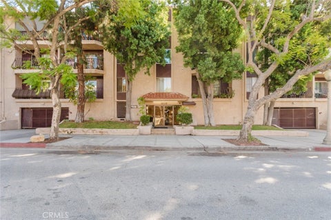Photo of 310 N Jackson Street #128, Glendale, CA 91206 (MLS # GD26222338)