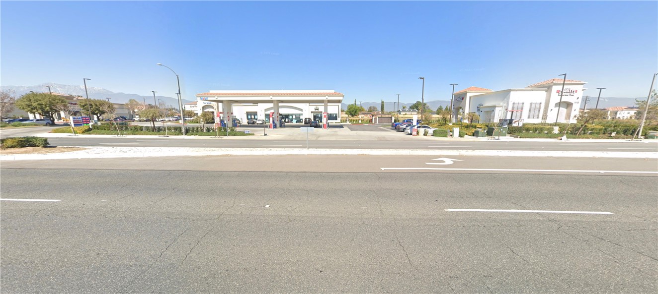 1186 Foothill Blvd