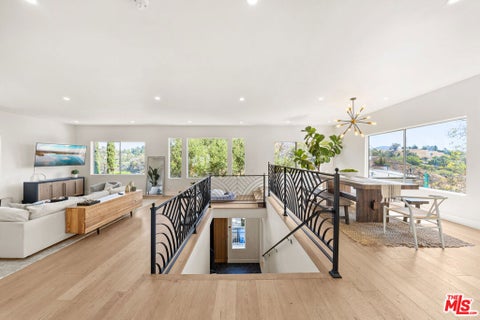 Photo of 2927 Park Center Drive, Los Angeles, CA 90068 (MLS # 26997089)