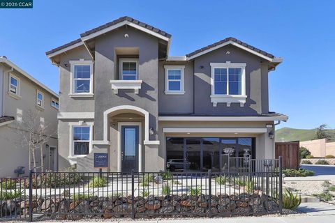 Photo of 507 Yarrow Dr Dr, Fairfield, CA 94534 (MLS # 41132639)