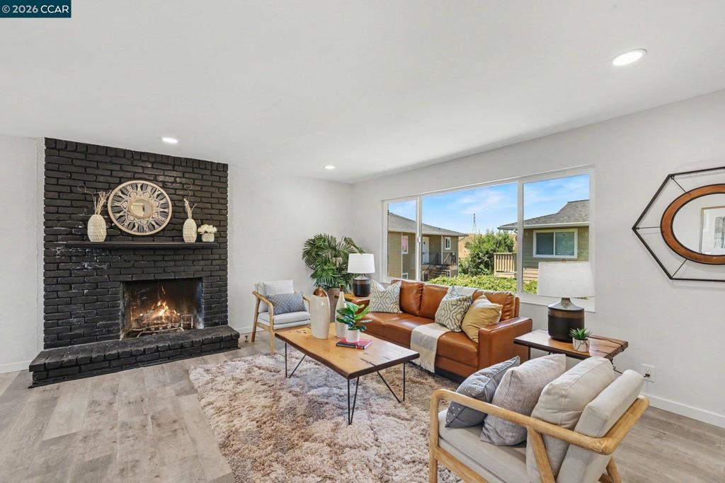 1965 Ascot Dr Dr 6, Moraga CA 94556